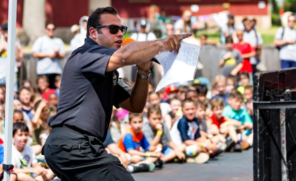 outdoor assembly entertainment